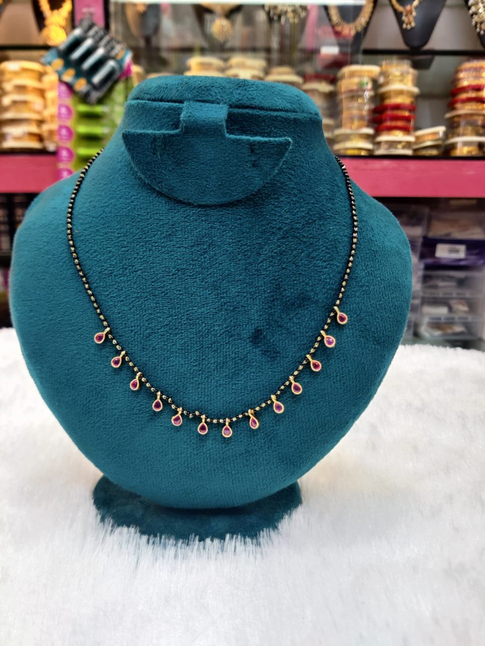 Beautiful black beeds - Image 1