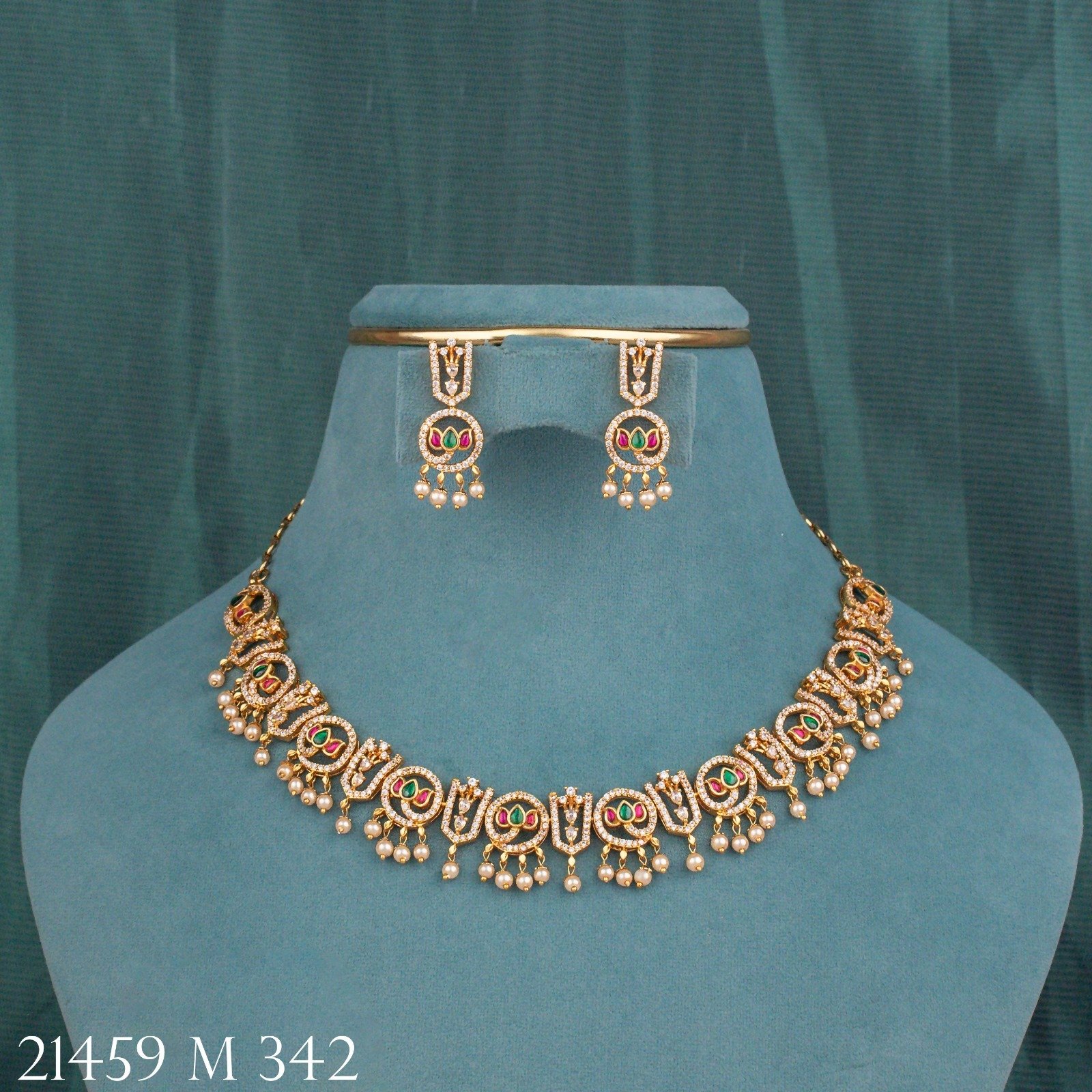 3420 Neck wear - Image 1